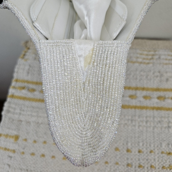 Vintage medium fully beaded bag with plastic grab handles - Picture 9 of 11